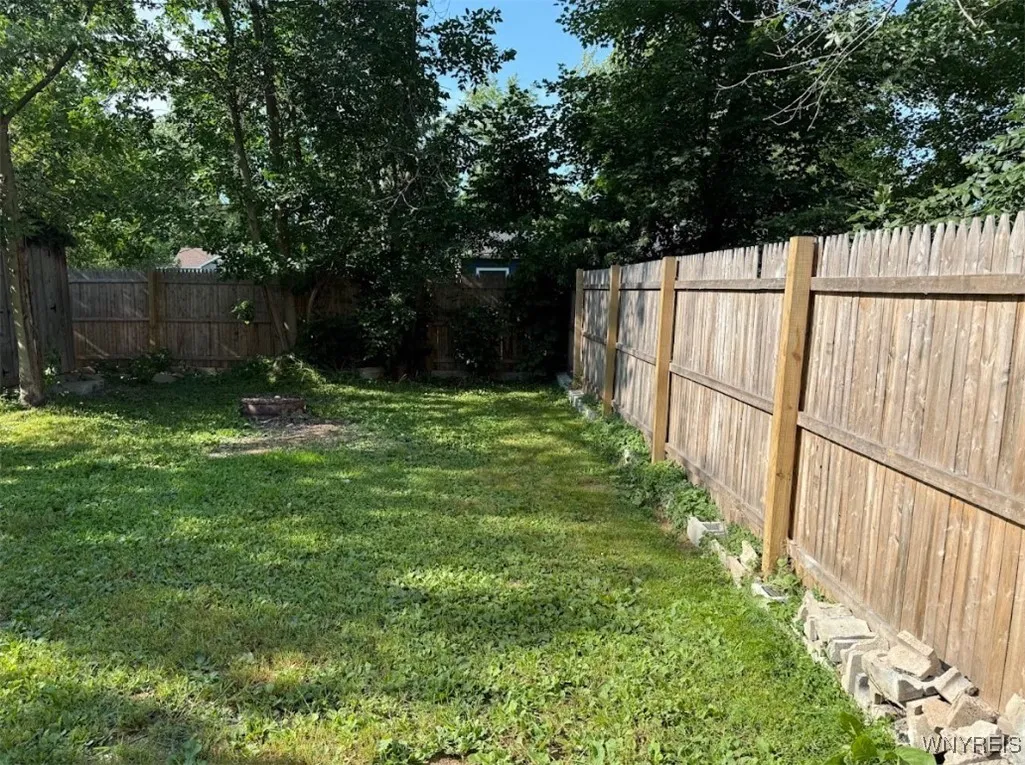 464 Poplar Avenue, Evans, New York 14006, Evans, New York 14006, 2 Bedrooms Bedrooms, 5 Rooms Rooms,1 BathroomBathrooms,Residential,Closed,464 Poplar Avenue, Evans, New York 14006,0,B1627485