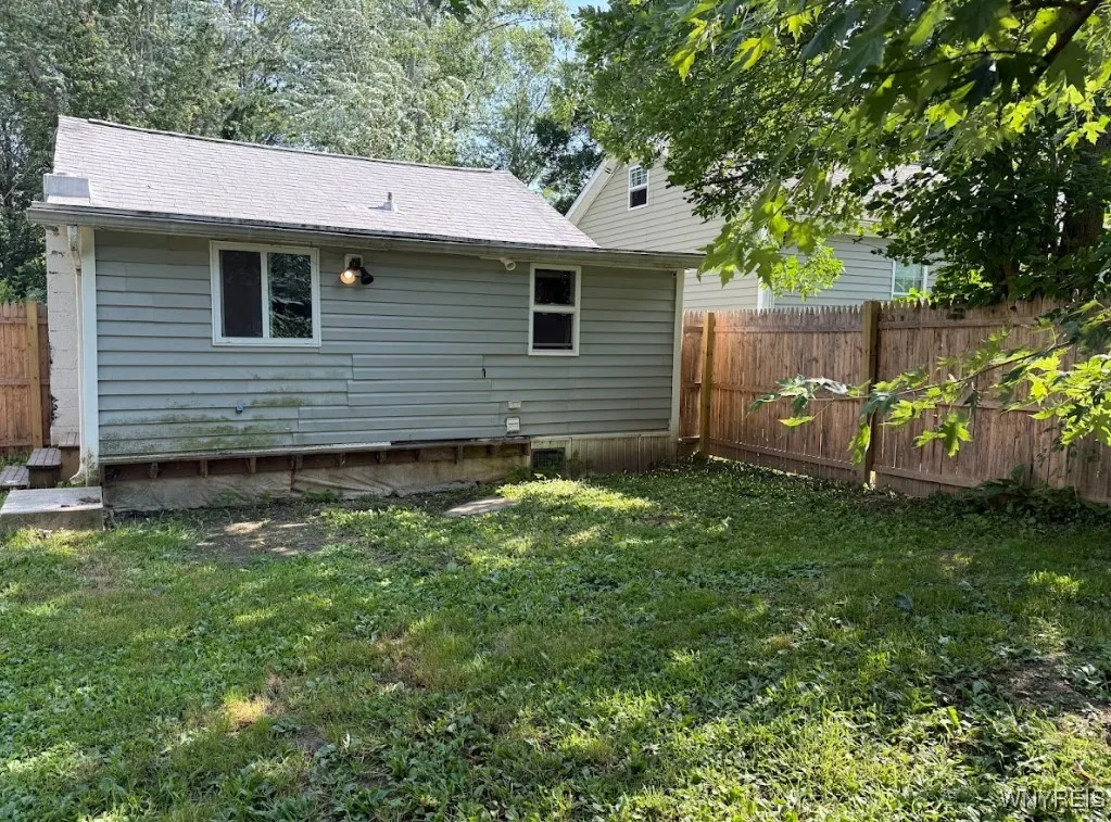 464 Poplar Avenue, Evans, New York 14006, Evans, New York 14006, 2 Bedrooms Bedrooms, 5 Rooms Rooms,1 BathroomBathrooms,Residential,Closed,464 Poplar Avenue, Evans, New York 14006,0,B1627485