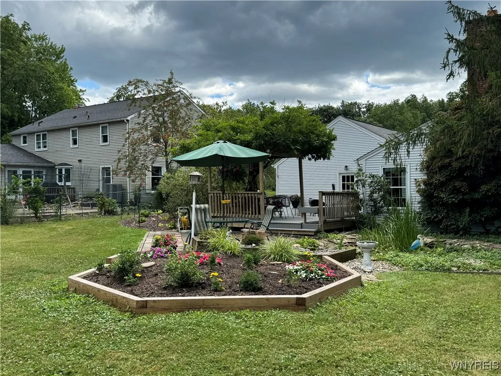 Yard w/water feature