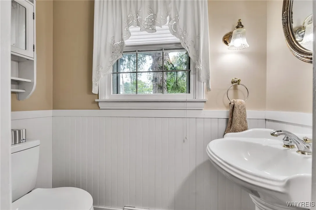 Lavatory