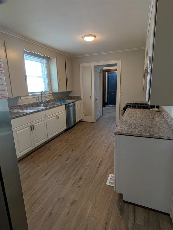 77 Post Avenue, Rochester, New York 14619, Rochester, New York 14619, 3 Bedrooms Bedrooms, 7 Rooms Rooms,2 BathroomsBathrooms,Residential,Closed,77 Post Avenue, Rochester, New York 14619,0,R1627276