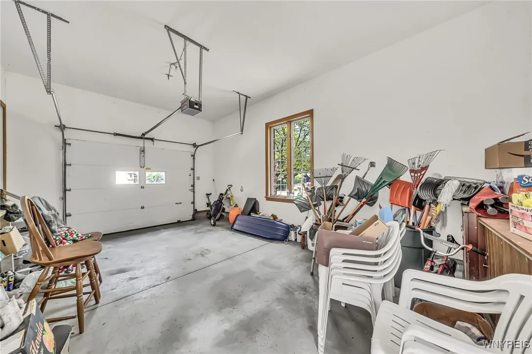 1 Car Garage