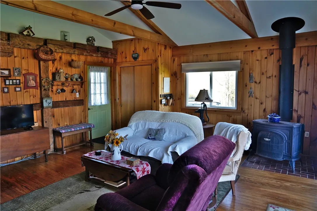 4804 Kyte Road, Farmington, New York 14548, Farmington, New York 14548, 3 Bedrooms Bedrooms, 11 Rooms Rooms,2 BathroomsBathrooms,Residential,For Sale,4804 Kyte Road, Farmington, New York 14548,R1627482