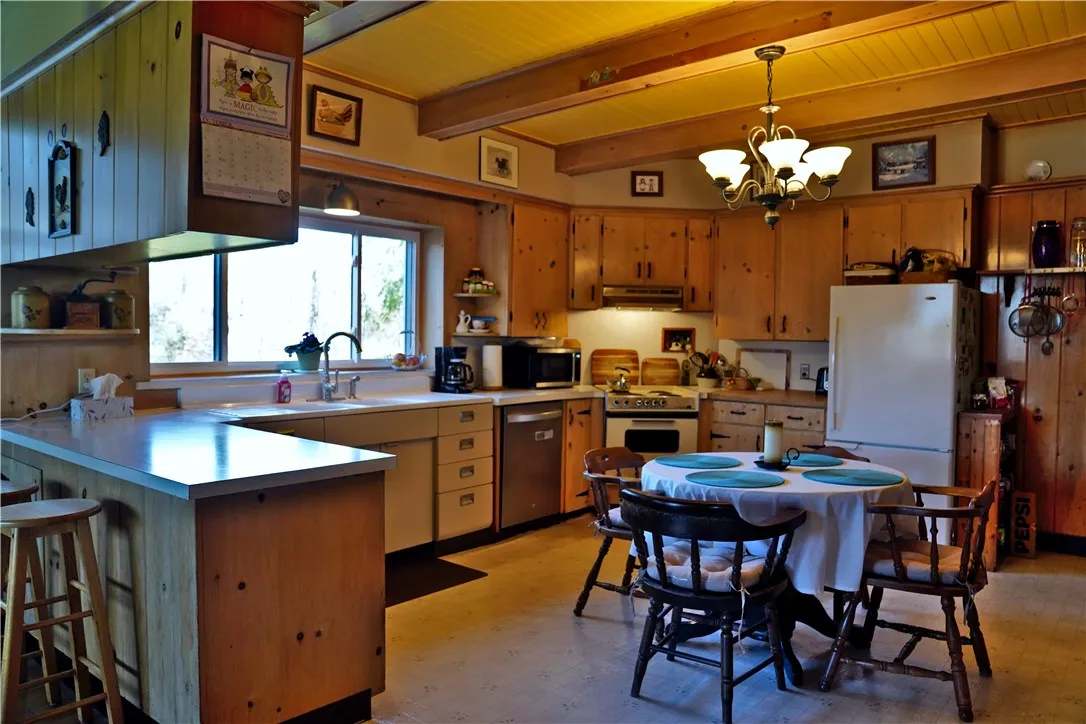 4804 Kyte Road, Farmington, New York 14548, Farmington, New York 14548, 3 Bedrooms Bedrooms, 11 Rooms Rooms,2 BathroomsBathrooms,Residential,For Sale,4804 Kyte Road, Farmington, New York 14548,R1627482