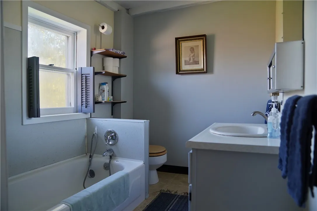 4804 Kyte Road, Farmington, New York 14548, Farmington, New York 14548, 3 Bedrooms Bedrooms, 11 Rooms Rooms,2 BathroomsBathrooms,Residential,For Sale,4804 Kyte Road, Farmington, New York 14548,R1627482
