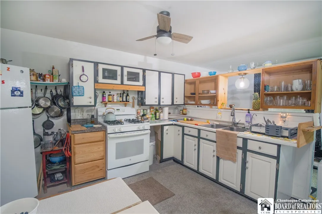 4545 Webster Road, Pomfret, New York 14063, Pomfret, New York 14063, 4 Bedrooms Bedrooms, 9 Rooms Rooms,2 BathroomsBathrooms,Residential,For Sale,4545 Webster Road, Pomfret, New York 14063,R1627463