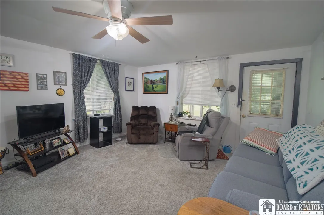 4545 Webster Road, Pomfret, New York 14063, Pomfret, New York 14063, 4 Bedrooms Bedrooms, 9 Rooms Rooms,2 BathroomsBathrooms,Residential,For Sale,4545 Webster Road, Pomfret, New York 14063,R1627463