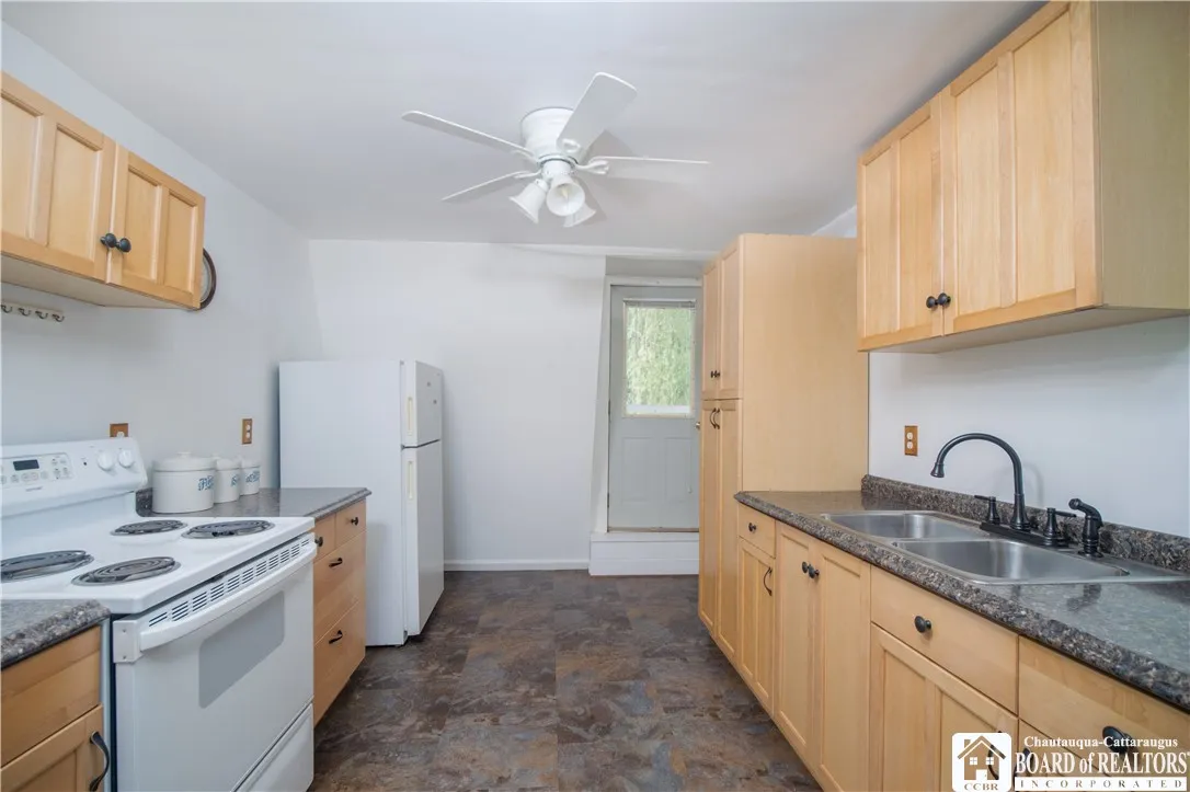 4545 Webster Road, Pomfret, New York 14063, Pomfret, New York 14063, 4 Bedrooms Bedrooms, 9 Rooms Rooms,2 BathroomsBathrooms,Residential,For Sale,4545 Webster Road, Pomfret, New York 14063,R1627463