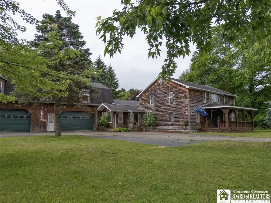 4545 Webster Road, Pomfret, New York 14063, Pomfret, New York 14063, 4 Bedrooms Bedrooms, 9 Rooms Rooms,2 BathroomsBathrooms,Residential,For Sale,4545 Webster Road, Pomfret, New York 14063,R1627463