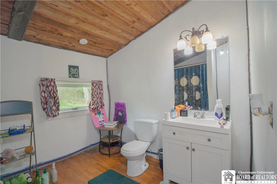 4545 Webster Road, Pomfret, New York 14063, Pomfret, New York 14063, 4 Bedrooms Bedrooms, 9 Rooms Rooms,2 BathroomsBathrooms,Residential,For Sale,4545 Webster Road, Pomfret, New York 14063,R1627463