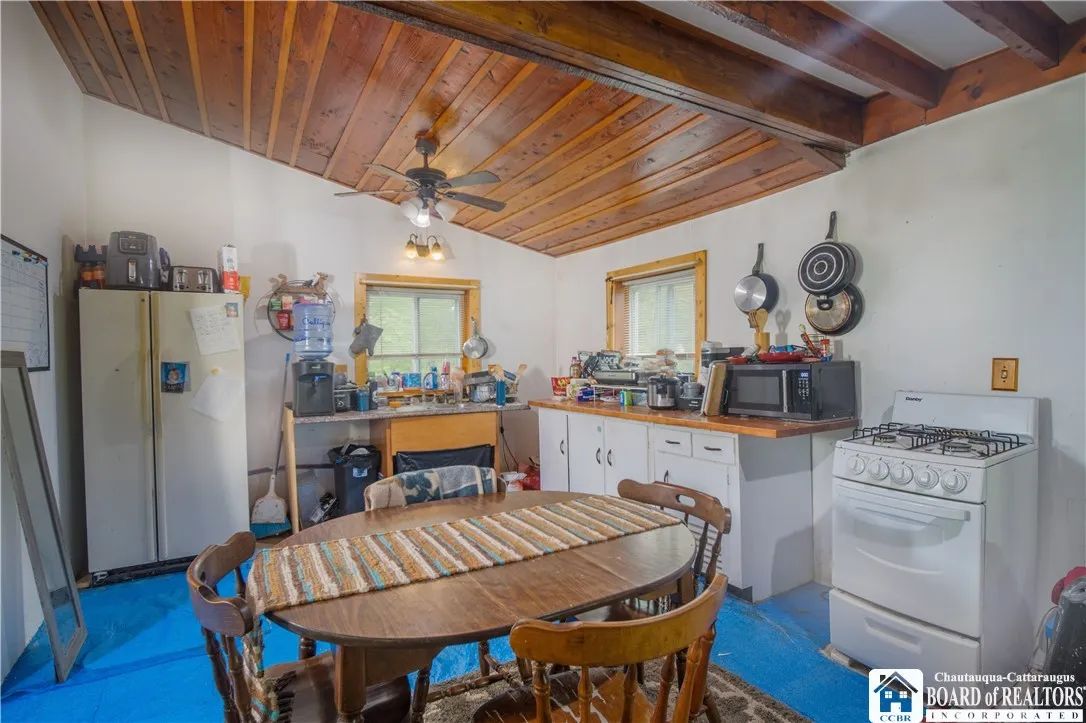 4545 Webster Road, Pomfret, New York 14063, Pomfret, New York 14063, 4 Bedrooms Bedrooms, 9 Rooms Rooms,2 BathroomsBathrooms,Residential,For Sale,4545 Webster Road, Pomfret, New York 14063,R1627463