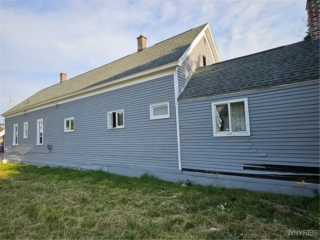 112 Liddell Street, Buffalo, New York 14212, Buffalo, New York 14212, 5 Bedrooms Bedrooms, ,2 BathroomsBathrooms,Residential,For Sale,112 Liddell Street, Buffalo, New York 14212,B1627458