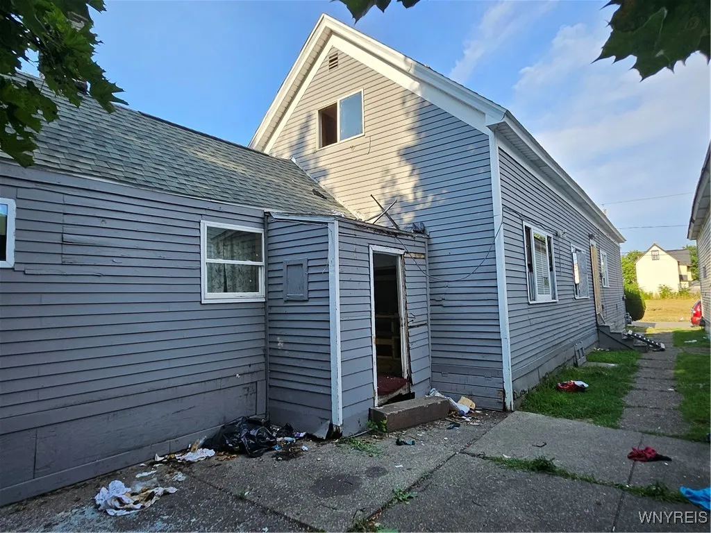 112 Liddell Street, Buffalo, New York 14212, Buffalo, New York 14212, 5 Bedrooms Bedrooms, ,2 BathroomsBathrooms,Residential,For Sale,112 Liddell Street, Buffalo, New York 14212,B1627458