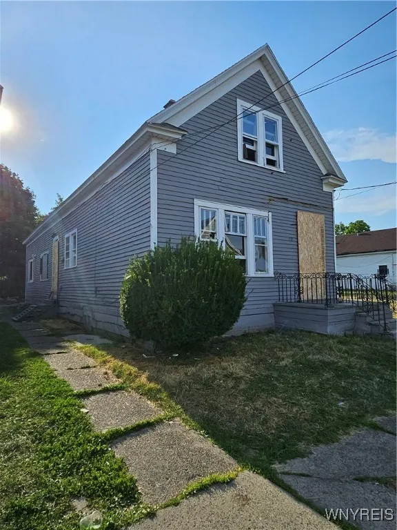 112 Liddell Street, Buffalo, New York 14212, Buffalo, New York 14212, 5 Bedrooms Bedrooms, ,2 BathroomsBathrooms,Residential,For Sale,112 Liddell Street, Buffalo, New York 14212,B1627458