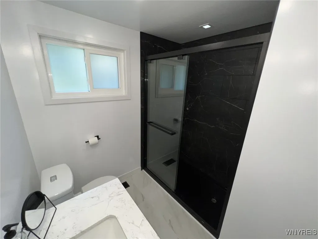 450 Barton Drive, Lewiston, New York 14092, Lewiston, New York 14092, 4 Bedrooms Bedrooms, 10 Rooms Rooms,2 BathroomsBathrooms,Residential,For Sale,450 Barton Drive, Lewiston, New York 14092,B1627488