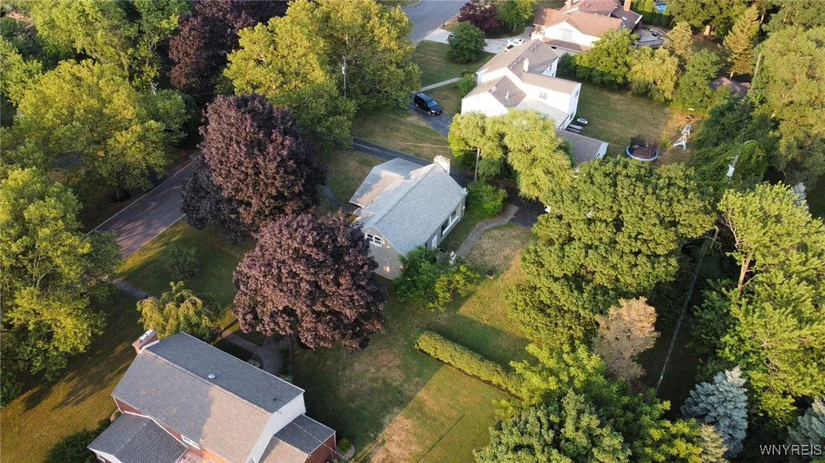 450 Barton Drive, Lewiston, New York 14092, Lewiston, New York 14092, 4 Bedrooms Bedrooms, 10 Rooms Rooms,2 BathroomsBathrooms,Residential,For Sale,450 Barton Drive, Lewiston, New York 14092,B1627488