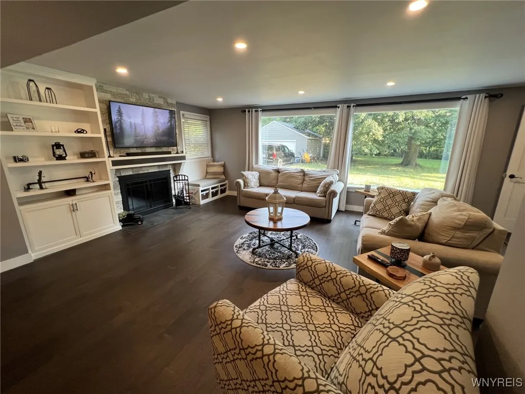 450 Barton Drive, Lewiston, New York 14092, Lewiston, New York 14092, 4 Bedrooms Bedrooms, 10 Rooms Rooms,2 BathroomsBathrooms,Residential,For Sale,450 Barton Drive, Lewiston, New York 14092,B1627488