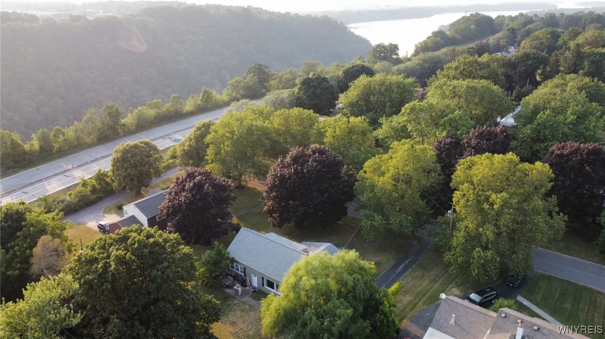 450 Barton Drive, Lewiston, New York 14092, Lewiston, New York 14092, 4 Bedrooms Bedrooms, 10 Rooms Rooms,2 BathroomsBathrooms,Residential,For Sale,450 Barton Drive, Lewiston, New York 14092,B1627488
