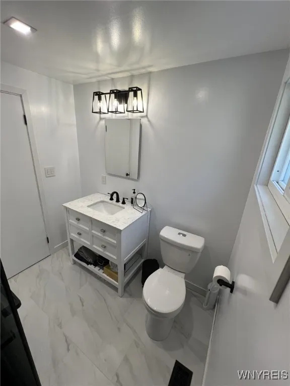 450 Barton Drive, Lewiston, New York 14092, Lewiston, New York 14092, 4 Bedrooms Bedrooms, 10 Rooms Rooms,2 BathroomsBathrooms,Residential,For Sale,450 Barton Drive, Lewiston, New York 14092,B1627488