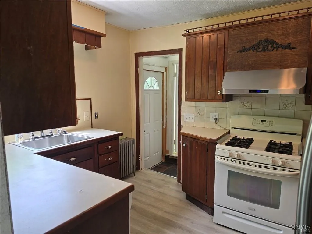 343 North Peterboro Street, Lenox, New York 13032, Lenox, New York 13032, 3 Bedrooms Bedrooms, 7 Rooms Rooms,1 BathroomBathrooms,Residential,For Sale,343 North Peterboro Street, Lenox, New York 13032,S1626900
