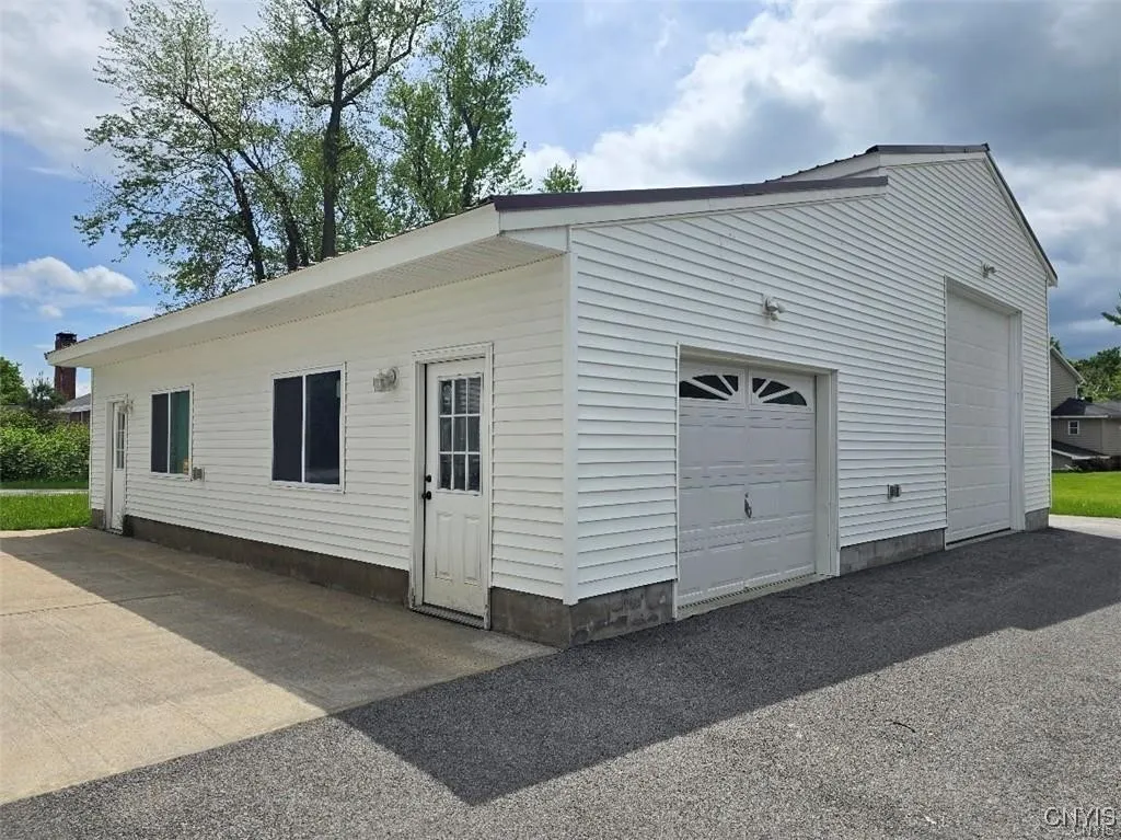 343 North Peterboro Street, Lenox, New York 13032, Lenox, New York 13032, 3 Bedrooms Bedrooms, 7 Rooms Rooms,1 BathroomBathrooms,Residential,For Sale,343 North Peterboro Street, Lenox, New York 13032,S1626900