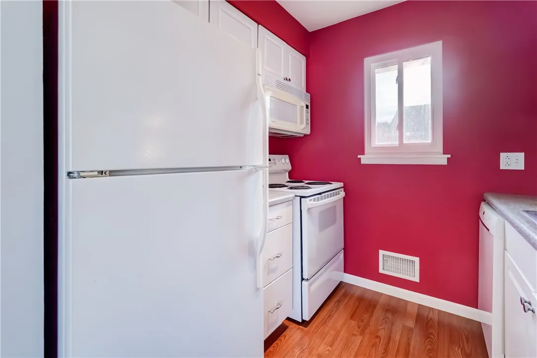 780 Eastbrooke Lane, Brighton, New York 14618, Brighton, New York 14618, 2 Bedrooms Bedrooms, 5 Rooms Rooms,1 BathroomBathrooms,Residential,For Sale,780 Eastbrooke Lane, Brighton, New York 14618,R1627474