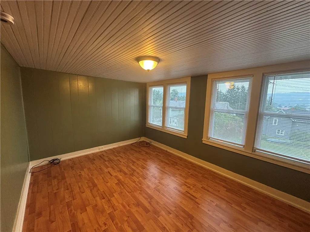 185 Prospect Street, Hornell, New York 14843, Hornell, New York 14843, 3 Bedrooms Bedrooms, 5 Rooms Rooms,1 BathroomBathrooms,Residential Lease,For Rent,185 Prospect Street, Hornell, New York 14843,R1627098