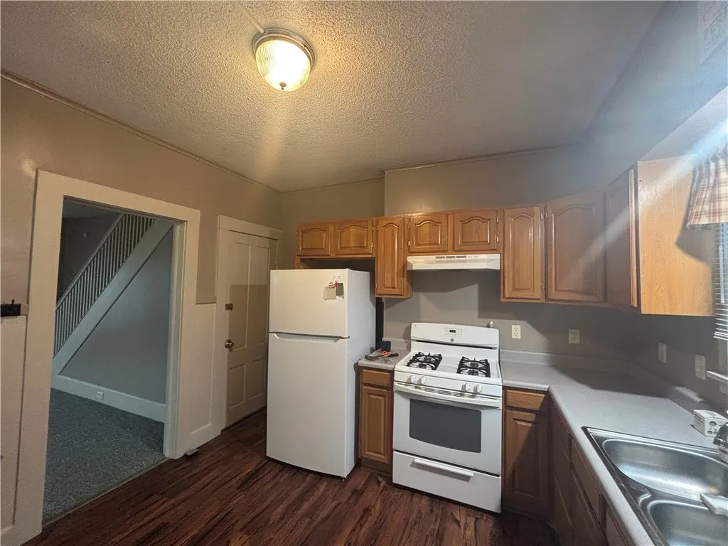 185 Prospect Street, Hornell, New York 14843, Hornell, New York 14843, 3 Bedrooms Bedrooms, 5 Rooms Rooms,1 BathroomBathrooms,Residential Lease,For Rent,185 Prospect Street, Hornell, New York 14843,R1627098