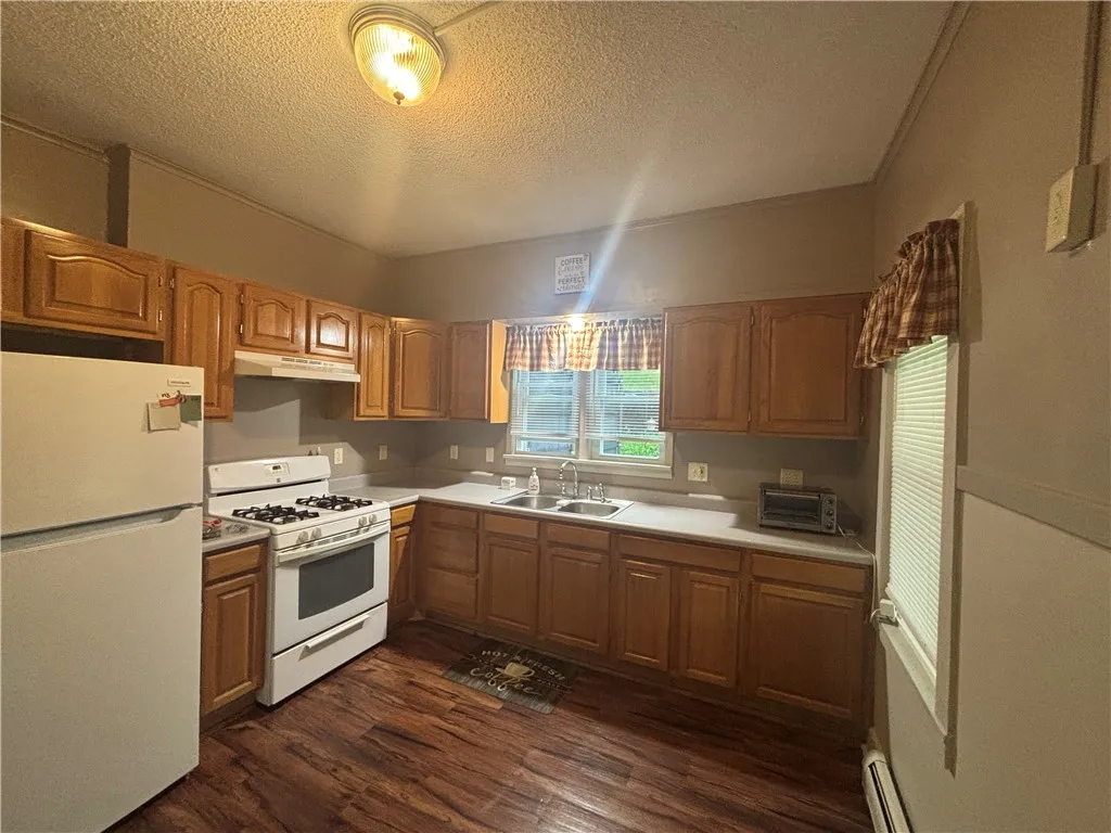 185 Prospect Street, Hornell, New York 14843, Hornell, New York 14843, 3 Bedrooms Bedrooms, 5 Rooms Rooms,1 BathroomBathrooms,Residential Lease,For Rent,185 Prospect Street, Hornell, New York 14843,R1627098