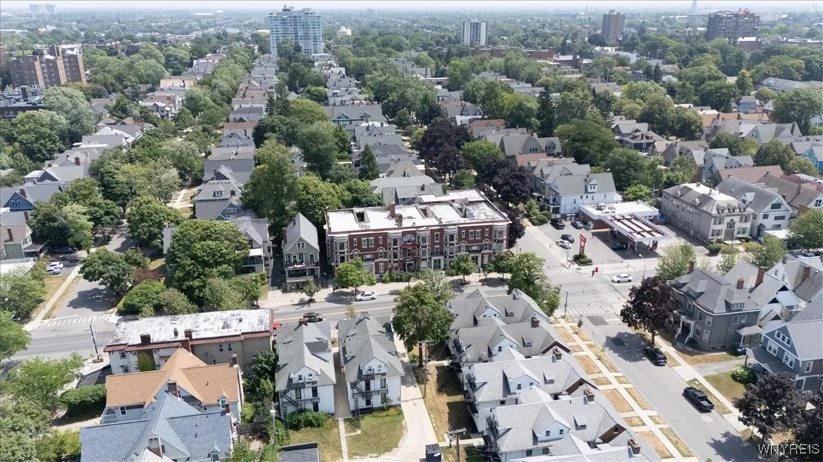 597-605 Elmwood Avenue, Buffalo, New York 14222, Buffalo, New York 14222, 33 Bedrooms Bedrooms, ,Multi Family,For Sale,597-605 Elmwood Avenue, Buffalo, New York 14222,B1624971