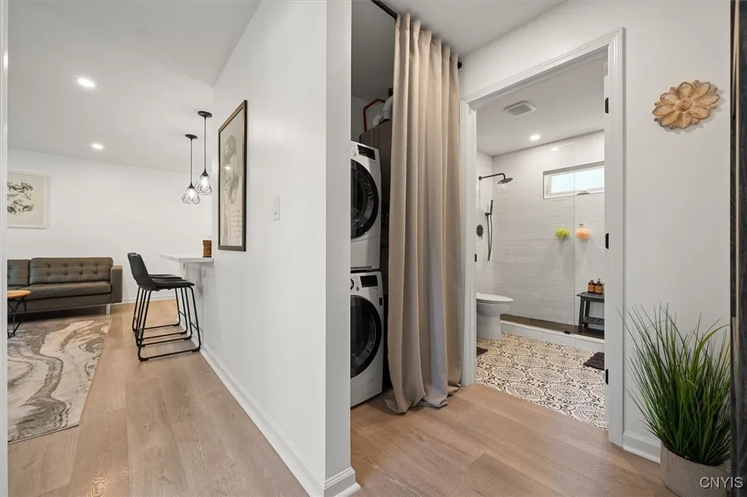 1216 Crestview Avenue, Utica, New York 13502, Utica, New York 13502, 2 Bedrooms Bedrooms, 5 Rooms Rooms,1 BathroomBathrooms,Residential,For Sale,1216 Crestview Avenue, Utica, New York 13502,S1625853