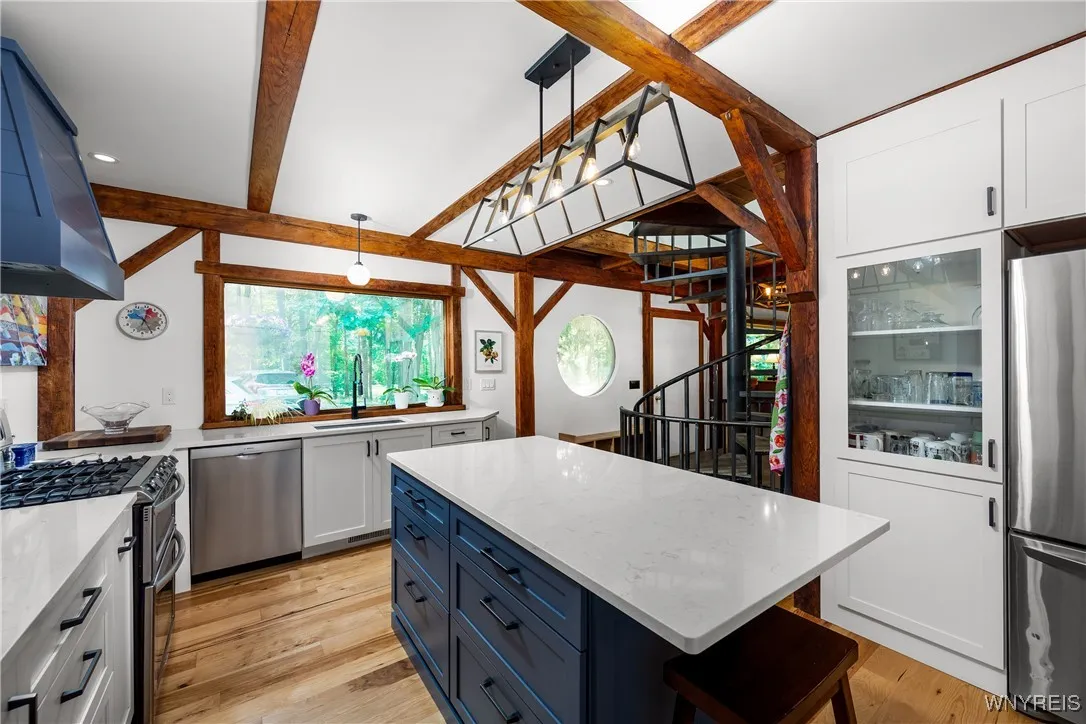 2054 Center St Street, Aurora, New York 14052, Aurora, New York 14052, 3 Bedrooms Bedrooms, 9 Rooms Rooms,2 BathroomsBathrooms,Residential,Closed,2054 Center St Street, Aurora, New York 14052,0,B1626284