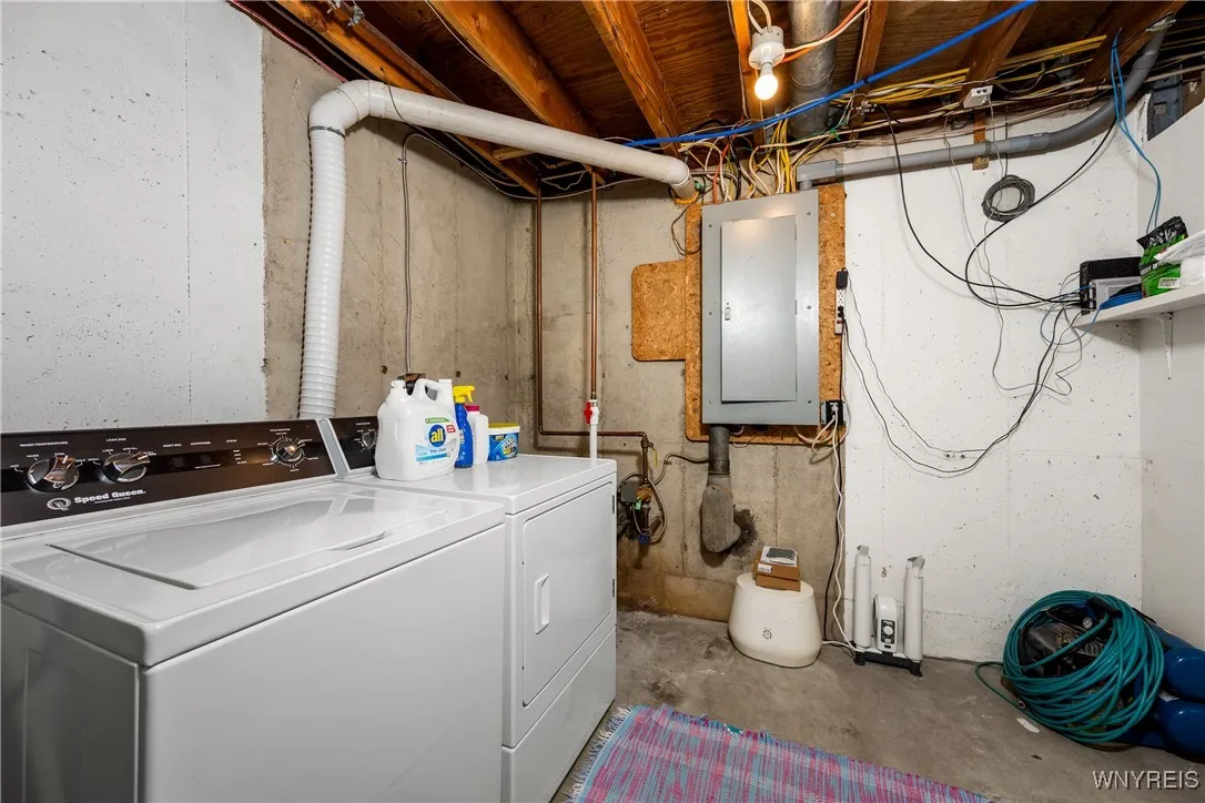 2054 Center St Street, Aurora, New York 14052, Aurora, New York 14052, 3 Bedrooms Bedrooms, 9 Rooms Rooms,2 BathroomsBathrooms,Residential,Closed,2054 Center St Street, Aurora, New York 14052,0,B1626284