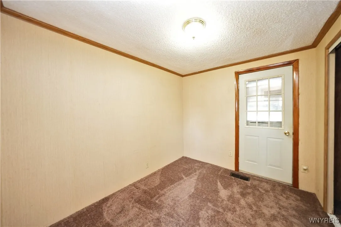 182 Bush Gardens, Alden, New York 14004, Alden, New York 14004, 2 Bedrooms Bedrooms, 4 Rooms Rooms,1 BathroomBathrooms,Residential,For Sale,182 Bush Gardens, Alden, New York 14004,0,B1627345