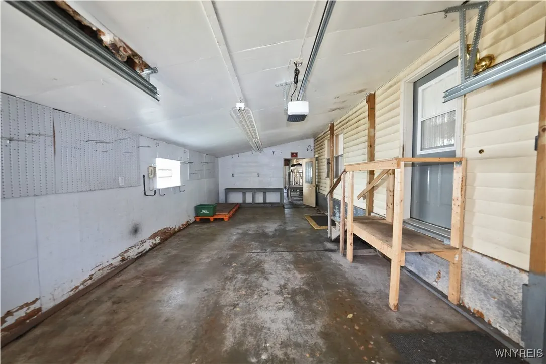 182 Bush Gardens, Alden, New York 14004, Alden, New York 14004, 2 Bedrooms Bedrooms, 4 Rooms Rooms,1 BathroomBathrooms,Residential,For Sale,182 Bush Gardens, Alden, New York 14004,0,B1627345