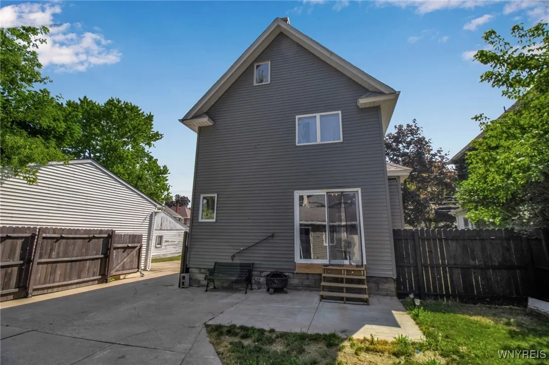 174 Pine Street, North Tonawanda, New York 14120, North Tonawanda, New York 14120, 3 Bedrooms Bedrooms, 6 Rooms Rooms,1 BathroomBathrooms,Residential,For Sale,174 Pine Street, North Tonawanda, New York 14120,B1627477