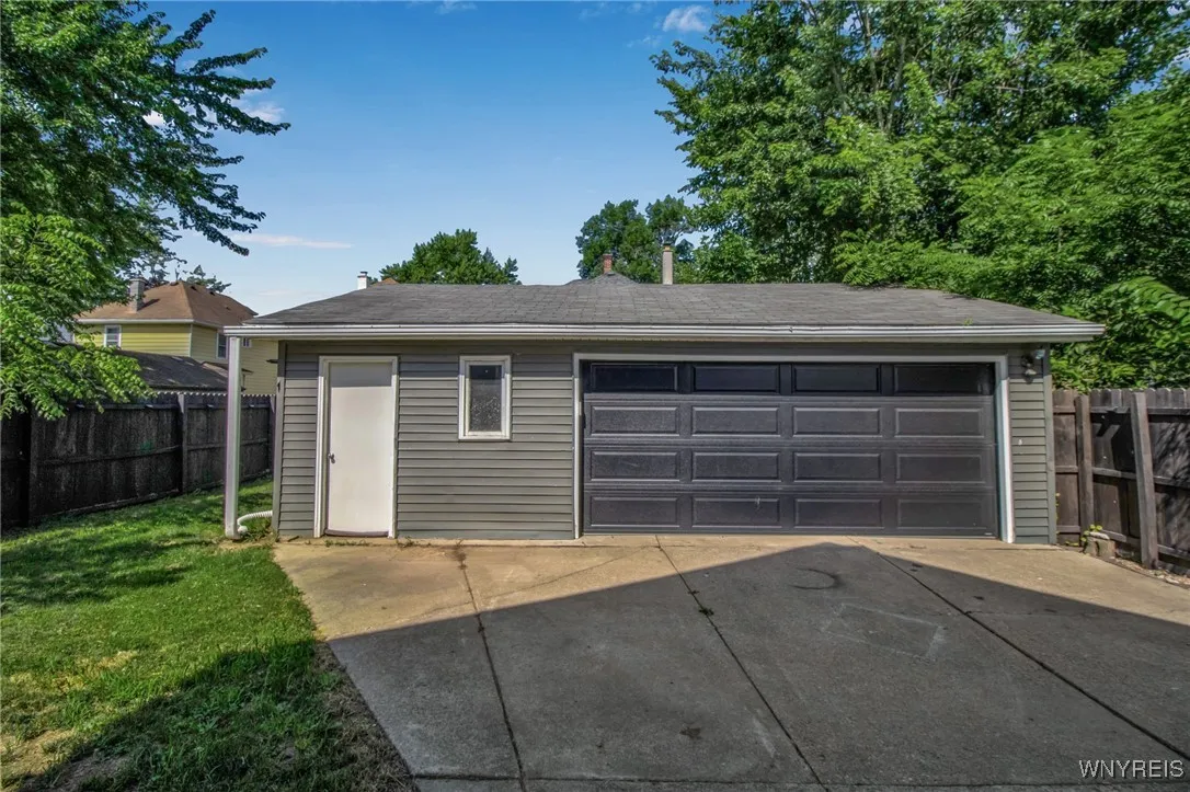 174 Pine Street, North Tonawanda, New York 14120, North Tonawanda, New York 14120, 3 Bedrooms Bedrooms, 6 Rooms Rooms,1 BathroomBathrooms,Residential,For Sale,174 Pine Street, North Tonawanda, New York 14120,B1627477