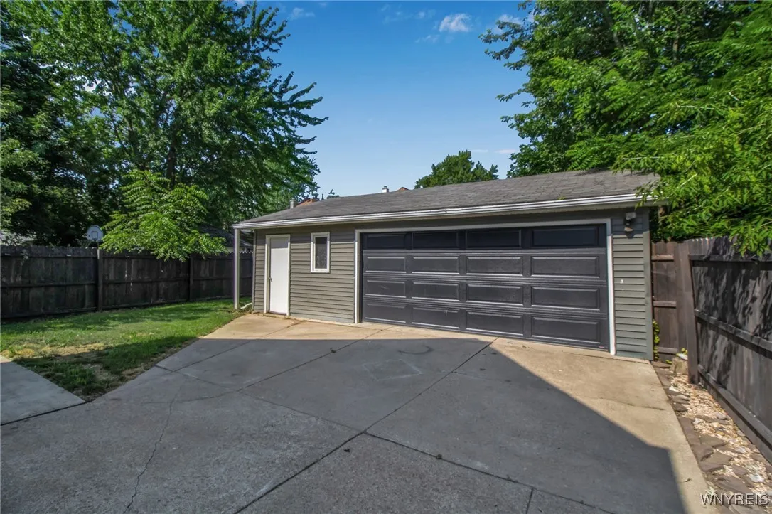 174 Pine Street, North Tonawanda, New York 14120, North Tonawanda, New York 14120, 3 Bedrooms Bedrooms, 6 Rooms Rooms,1 BathroomBathrooms,Residential,For Sale,174 Pine Street, North Tonawanda, New York 14120,B1627477