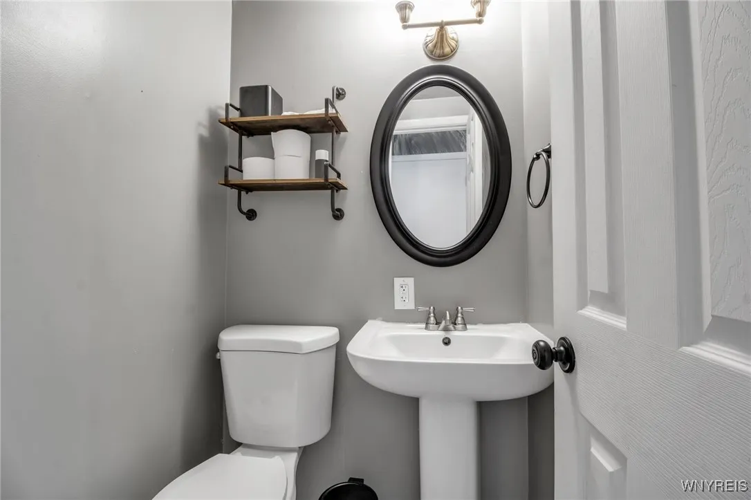 174 Pine Street, North Tonawanda, New York 14120, North Tonawanda, New York 14120, 3 Bedrooms Bedrooms, 6 Rooms Rooms,1 BathroomBathrooms,Residential,For Sale,174 Pine Street, North Tonawanda, New York 14120,B1627477