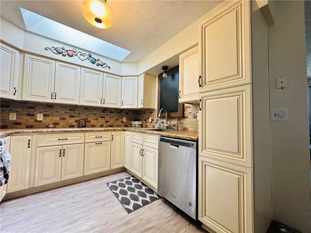 888 Harris Hill Road, Big Flats, New York 14903, Big Flats, New York 14903, 4 Bedrooms Bedrooms, 10 Rooms Rooms,2 BathroomsBathrooms,Residential,Closed,888 Harris Hill Road, Big Flats, New York 14903,0,R1625444