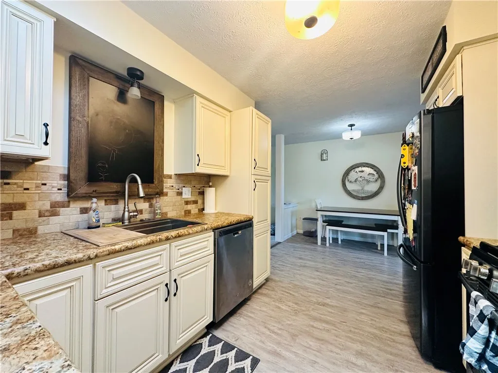 888 Harris Hill Road, Big Flats, New York 14903, Big Flats, New York 14903, 4 Bedrooms Bedrooms, 10 Rooms Rooms,2 BathroomsBathrooms,Residential,Closed,888 Harris Hill Road, Big Flats, New York 14903,0,R1625444