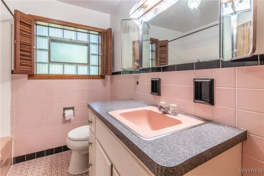 49 Bielak Road, Orchard Park, New York 14127, Orchard Park, New York 14127, 4 Bedrooms Bedrooms, 9 Rooms Rooms,2 BathroomsBathrooms,Residential,For Sale,49 Bielak Road, Orchard Park, New York 14127,B1627529
