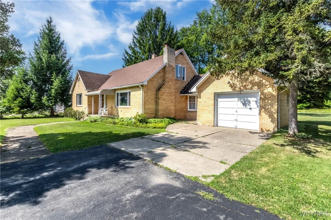 49 Bielak Road, Orchard Park, New York 14127, Orchard Park, New York 14127, 4 Bedrooms Bedrooms, 9 Rooms Rooms,2 BathroomsBathrooms,Residential,For Sale,49 Bielak Road, Orchard Park, New York 14127,B1627529