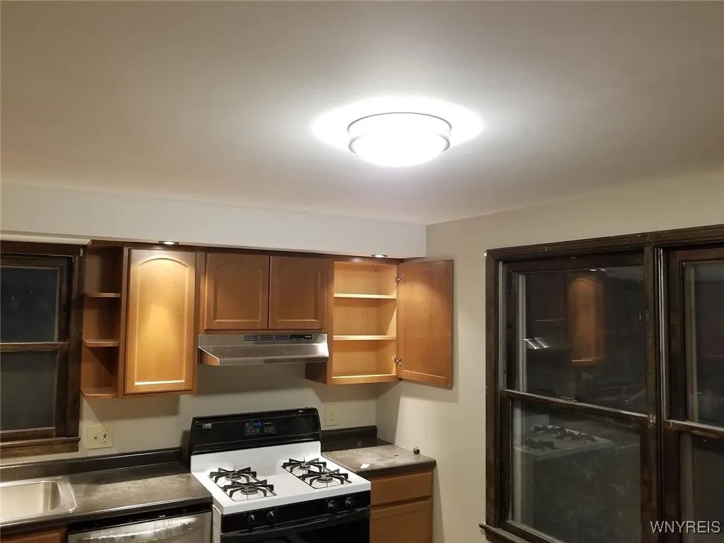 154 Fairgreen Drive, Amherst, New York 14228, Amherst, New York 14228, 6 Bedrooms Bedrooms, ,2 BathroomsBathrooms,Residential,Closed,154 Fairgreen Drive, Amherst, New York 14228,0,B1626487