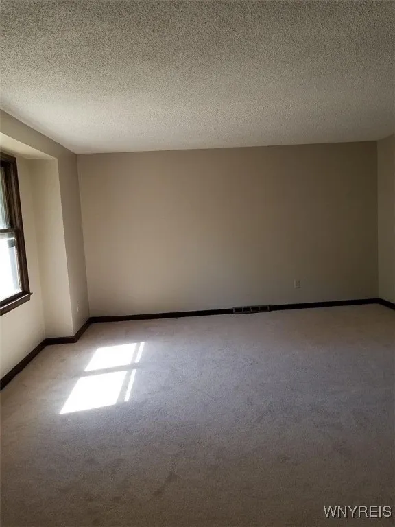 154 Fairgreen Drive, Amherst, New York 14228, Amherst, New York 14228, 6 Bedrooms Bedrooms, ,2 BathroomsBathrooms,Residential,Closed,154 Fairgreen Drive, Amherst, New York 14228,0,B1626487