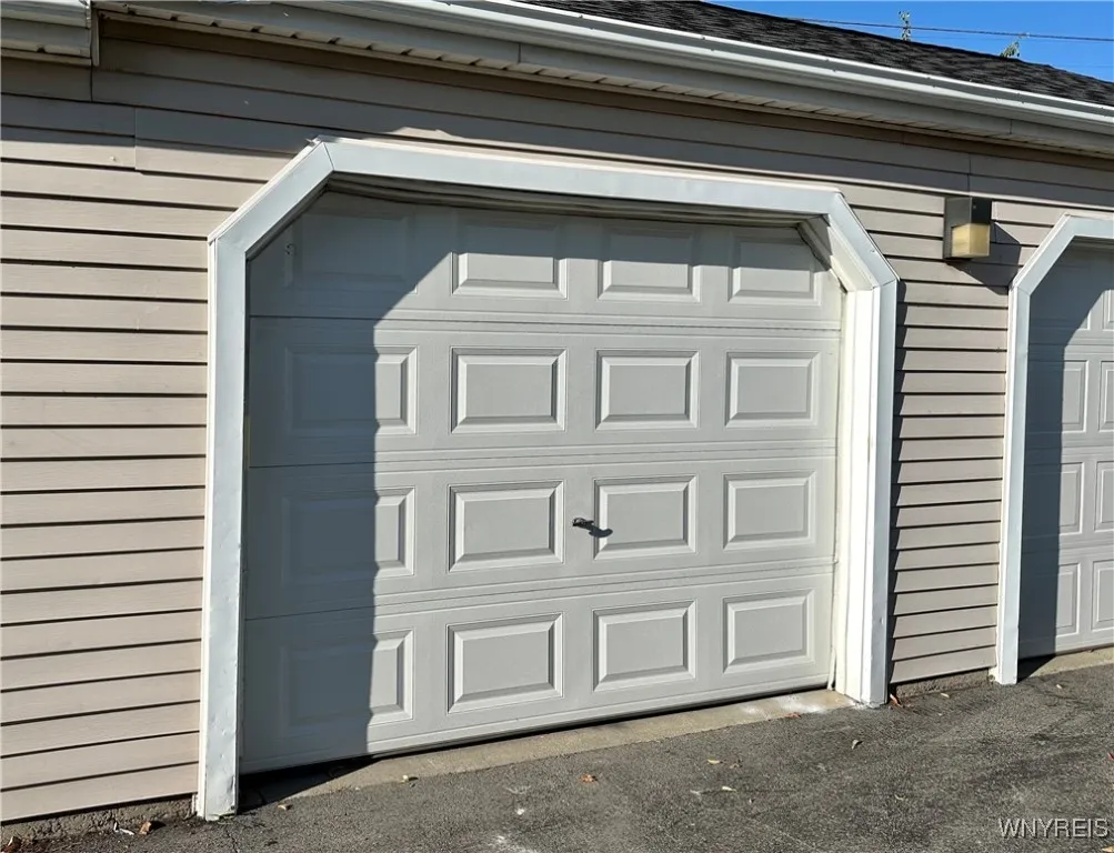 The single car garage is wonderful to park out of the weather or for storing extra items