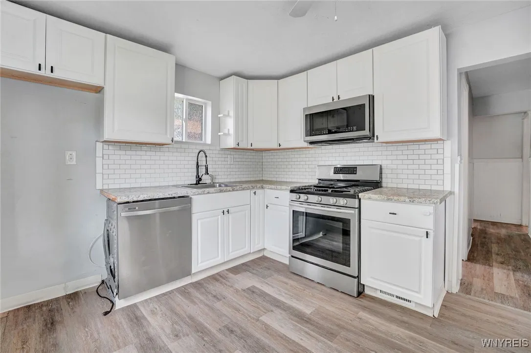4111 Burke Parkway, Hamburg, New York 14219, Hamburg, New York 14219, 3 Bedrooms Bedrooms, 5 Rooms Rooms,1 BathroomBathrooms,Residential,For Sale,4111 Burke Parkway, Hamburg, New York 14219,B1625560