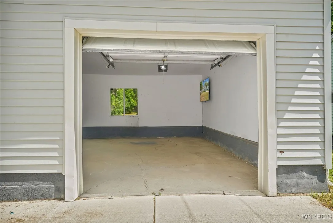 4111 Burke Parkway, Hamburg, New York 14219, Hamburg, New York 14219, 3 Bedrooms Bedrooms, 5 Rooms Rooms,1 BathroomBathrooms,Residential,For Sale,4111 Burke Parkway, Hamburg, New York 14219,B1625560