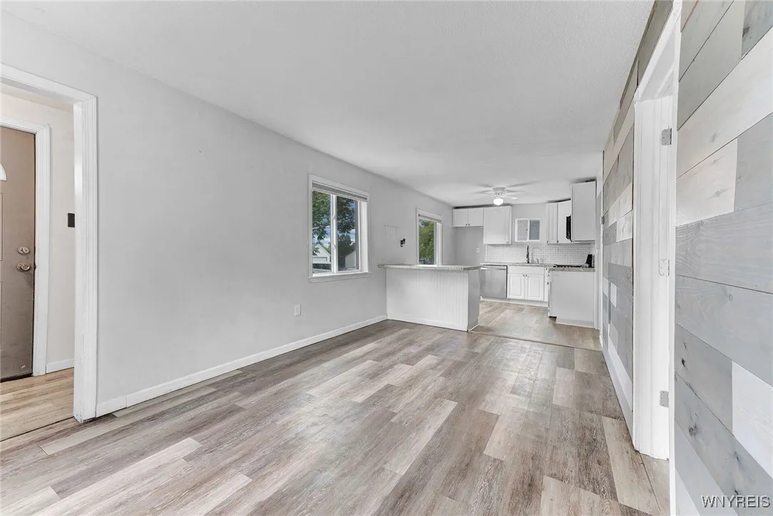 4111 Burke Parkway, Hamburg, New York 14219, Hamburg, New York 14219, 3 Bedrooms Bedrooms, 5 Rooms Rooms,1 BathroomBathrooms,Residential,For Sale,4111 Burke Parkway, Hamburg, New York 14219,B1625560