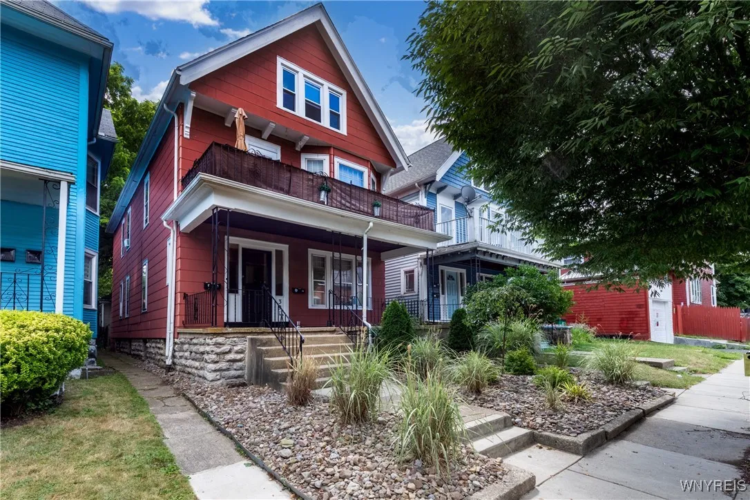 391 Hoyt Street, Buffalo, New York 14213, Buffalo, New York 14213, 6 Bedrooms Bedrooms, ,2 BathroomsBathrooms,Residential,Closed,391 Hoyt Street, Buffalo, New York 14213,0,B1627537